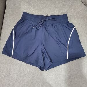 Lululemon Womens License to Train High-Rise Lightweight Short 4" Size 6